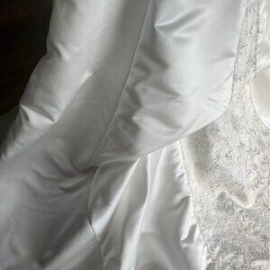 Maggie Sottero Haute Couture Wedding Gown – Size 14 (Adjustable Fit 6–8)